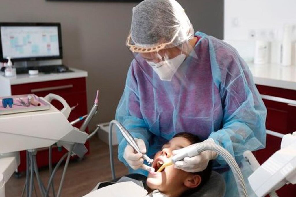 Cuida tu salud bucal y evita la gingivitis que afecta al 80% de pacientes que acude al dentista